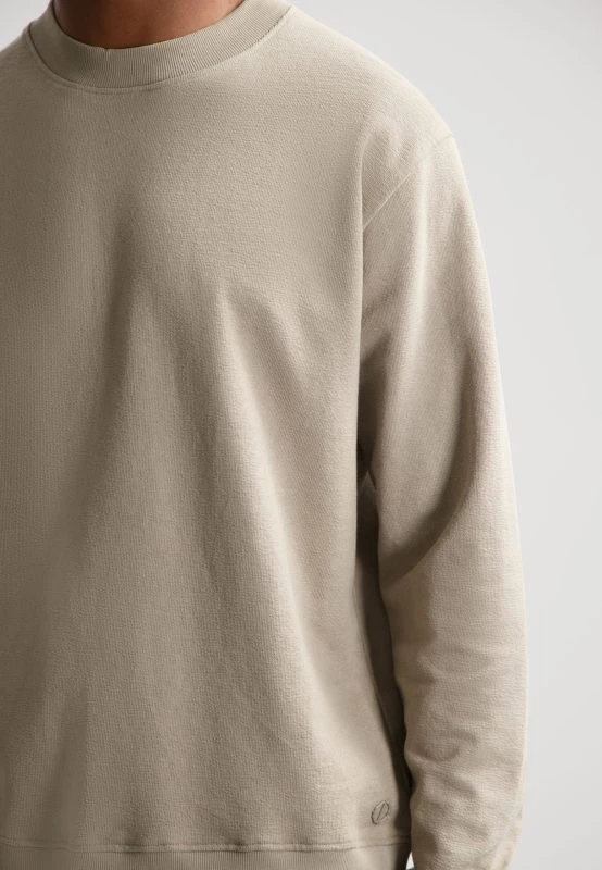 Dstrezzed Sweater