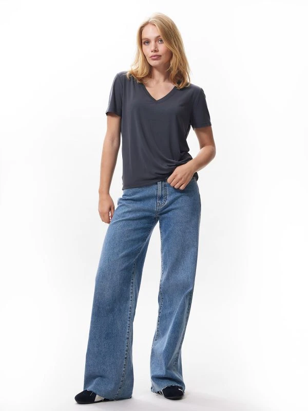 Catwalk Junkie T-shirt