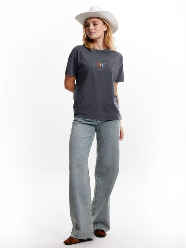 Catwalk Junkie T-shirt