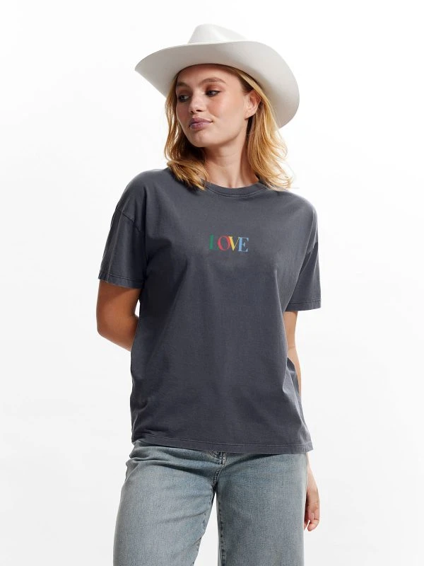 Catwalk Junkie T-shirt