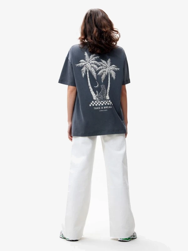 Catwalk Junkie T-shirt