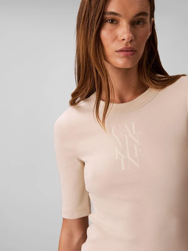Calvin Klein T-shirt