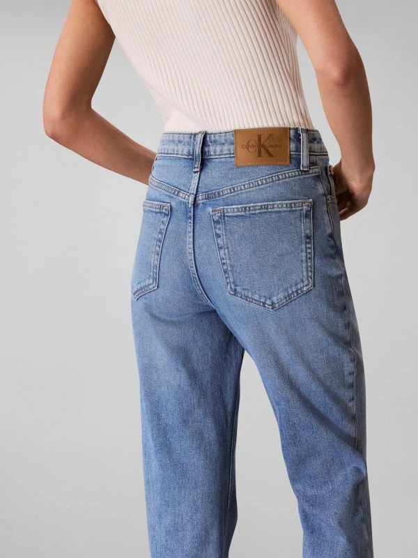 Calvin Klein Straight Fit