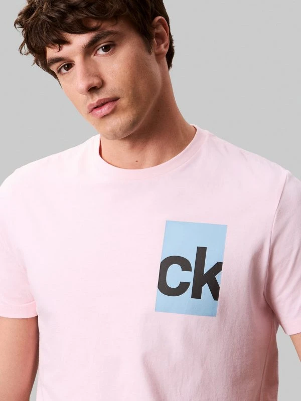 Calvin Klein T-shirt