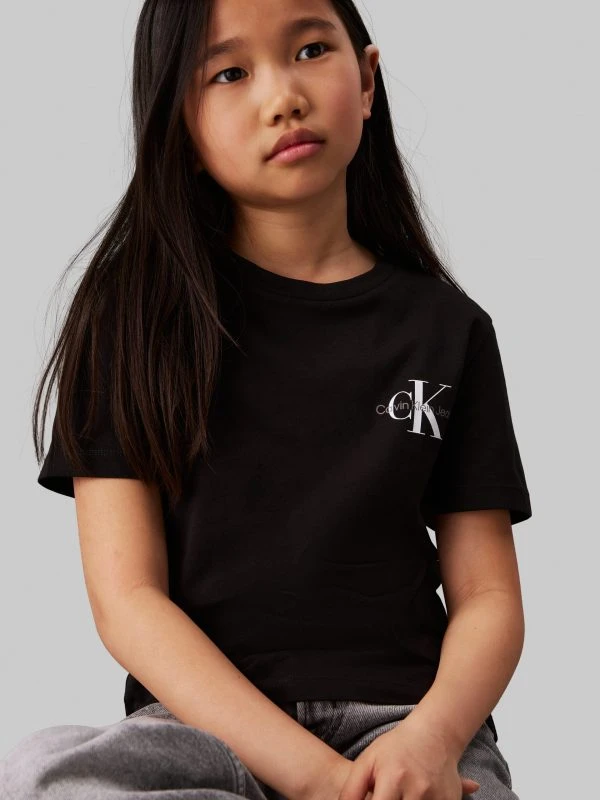 Calvin Klein T-shirt