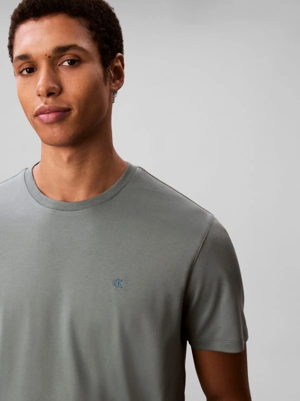 Calvin Klein T-shirt