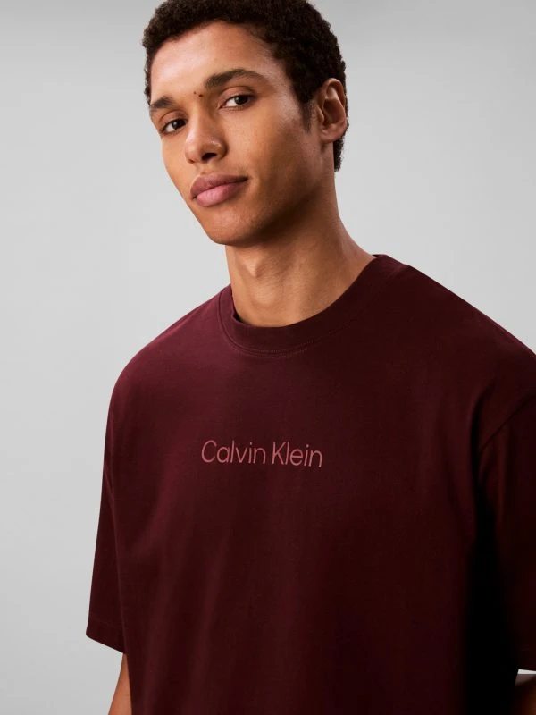 Calvin Klein T-shirt