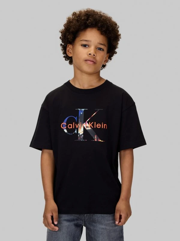 Calvin Klein T-shirt