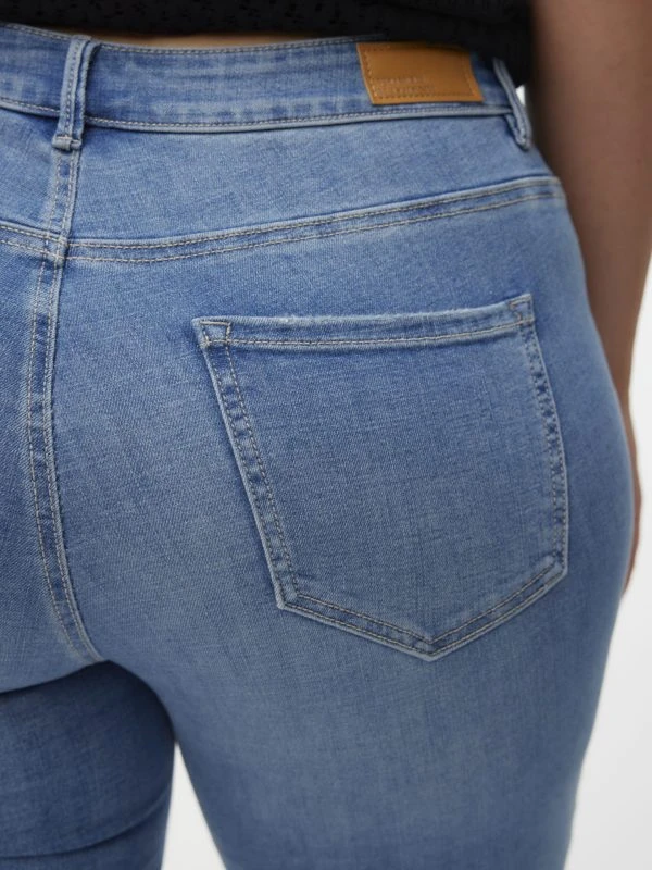 Vero Moda Curve Straight Fit FLASH